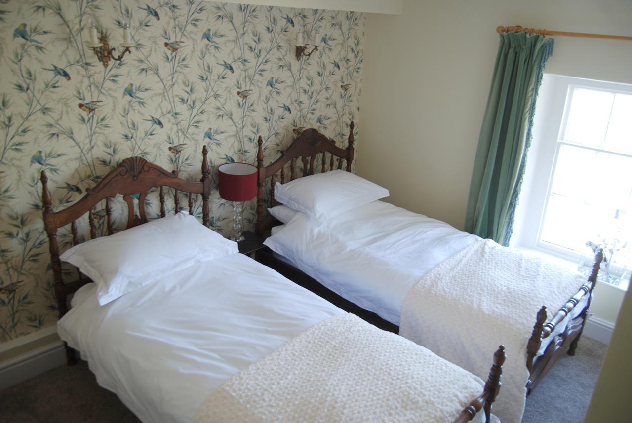 The Fforest Inn Llanfihangel-nant-Melan Exterior foto